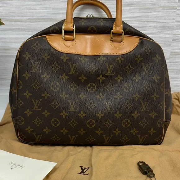 Louis Vuitton Monogram Bag . - Picture 2 of 16
